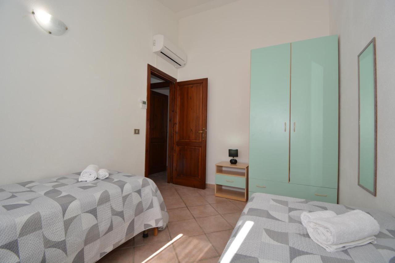 Appartamenti Corallo San Teodoro  Extérieur photo